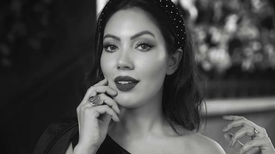 અભિનેત્રી મુનમુન દત્તા હંમેશા પોતાની સુંદર અને ગ્લેમરસ તસવીરો શેર કરતી રહે છે. એ જ રીતે, વાસ્તવિક જીવનમાં, બબીતા ​​જી ખૂબ જ આકર્ષક અને વૈભવી જીવનશૈલીને અનુસરે છે.