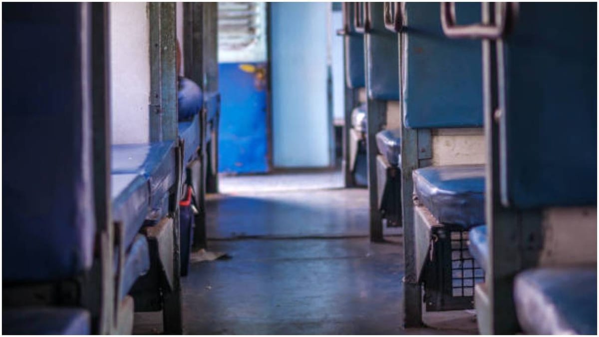 Train Ticket: સિનિયર સિટીઝન માટે બુકિંગના આ નિયમને જાણી લો, કન્ફર્મ મળશે લોઅર બર્થ