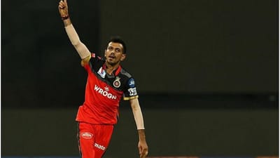 ઇન્ડીયન પ્રીમિયર લીગ (IPL 2021) માં યુઝવેન્દ્ર ચહલ (Yuzvendra Chahal) નું તાજેતરનું પ્રદર્શન T20 વર્લ્ડ કપના પસંદગીકારો પર દબાણ લાવી રહ્યુ હશે. કારણ કે ચહલ આગામી મહિને UAE માં યોજાનારા T20 વર્લ્ડ કપ (T20 World Cup) માં ટીમ ઈન્ડીયા (Team India) નો ભાગ નથી. તેના સ્થાને રાહુલ ચાહરને અંતિમ 15 માં સ્થાન મળ્યું છે. યુઝવેન્દ્ર ચહલે રાજસ્થાન રોયલ્સ સામે ચાર ઓવરમાં 18 રન આપીને બે વિકેટ લીધી હતી અને તેને મેન ઓફ ધ મેચ જાહેર કરવામાં આવ્યો હતો.