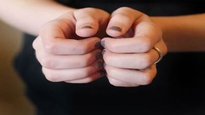 Health : નખ ઘસવાના પણ છે ઘણા ફાયદા ! વાળ સંબંધિત સમસ્યાઓથી અપાવશે છુટકારો