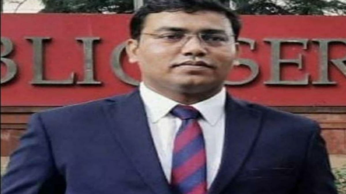 સંઘર્ષ વચ્ચે અડીખમ ઉભા રહેનાર અલ્તાફ શેખની ચા પકોડા વેચવાથી લઈને IPS સુધીની સફર