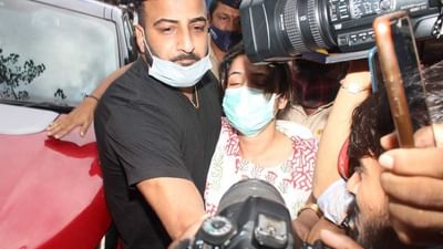 અભિનેતા સિદ્ધાર્થ શુક્લાનું 2 સપ્ટેમ્બરના રોજ નિધન થયુ છે. આટલા સારા અભિનેતાના અચાનક નિધનથી બધા તૂટી ગયા છે.