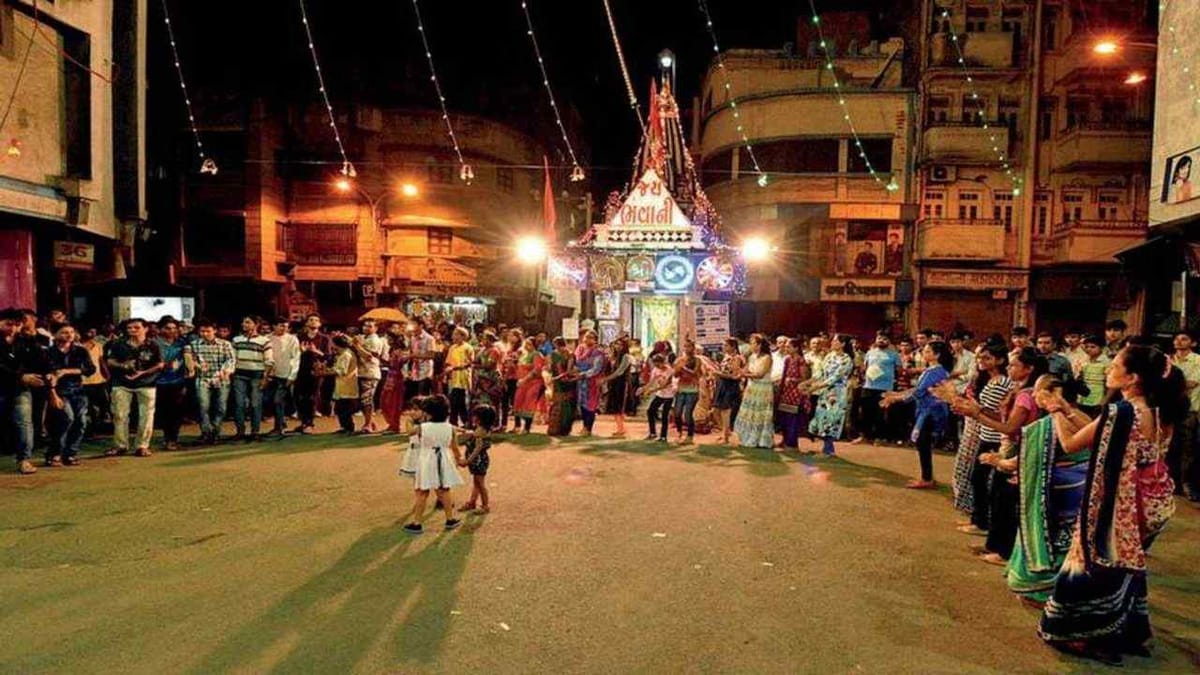 Garba: ક્યાં રમાયા હતા સુરતના પહેલા શેરી ગરબા? શું છે તેનો ઈતિહાસ? જાણો