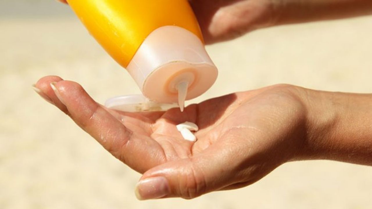 Skin Care : ત્વચાની સમસ્યાઓથી બચવા માટે સનસ્ક્રીન લગાવવું જરૂરી, જાણો તેના ફાયદા