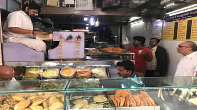 Surat : પાલિકાનાં ફૂડ વિભાગમાં ગાંધીજીનો પ્રવેશ, લારી ગલ્લાવાળાઓને દંડથી નહીં પ્રેમથી સમજાવશે