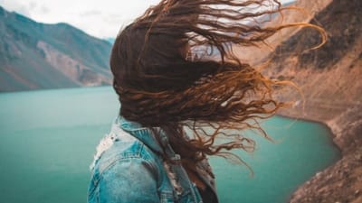 Lifestyle : મુસાફરી દરમ્યાન વાળ કરે છે પરેશાન ? આ સિમ્પલ હેર સ્ટાઇલ મુસાફરીને કરશે વધુ આરામદાયક