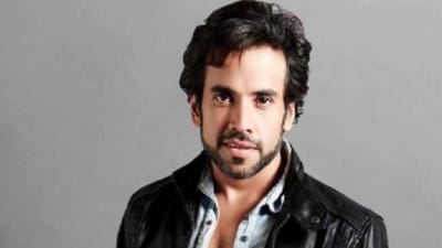 Tusshar Kapoor બાથરૂમમાં સેલ્ફી લેવા બદલ થયા ટ્રોલ, યુઝર્સે કહ્યું- વૃદ્ધ થઈ ગયા છો ગુરુ!