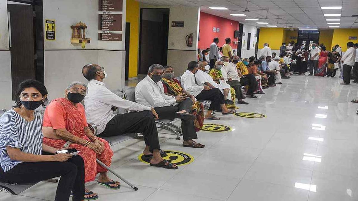 Surat : શહેરની 36 ટકા જેટલી વસ્તી Fully Vaccinated, 87 ટકા વસ્તીને મળ્યો છે વેક્સિનનો પહેલો ડોઝ