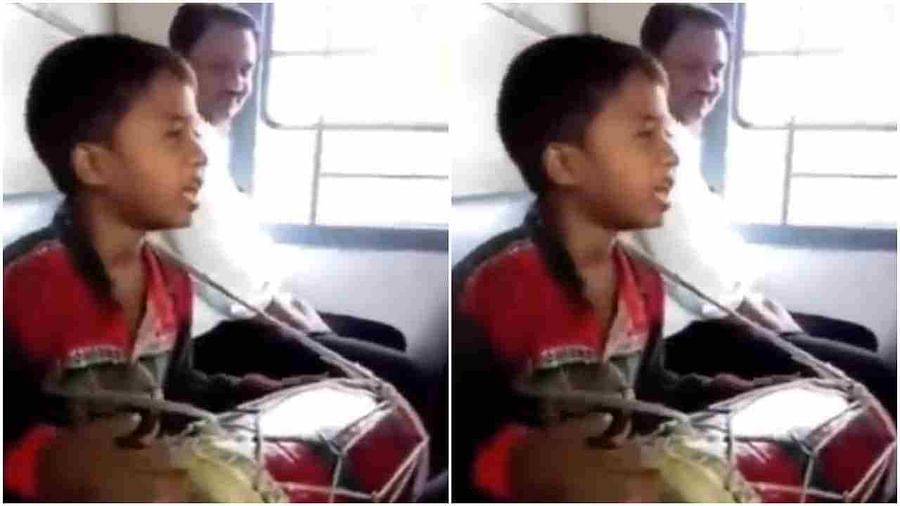 Viral Video: આ સોન્ગ સાંભળીને 'બસપન કા પ્યાર' ભૂલી જશો, ટ્રેનમાં બાળકે સુરીલી અવાજમાં ગાયુ એવું ગીત કે વીડિયો થઇ ગયો વાયરલ