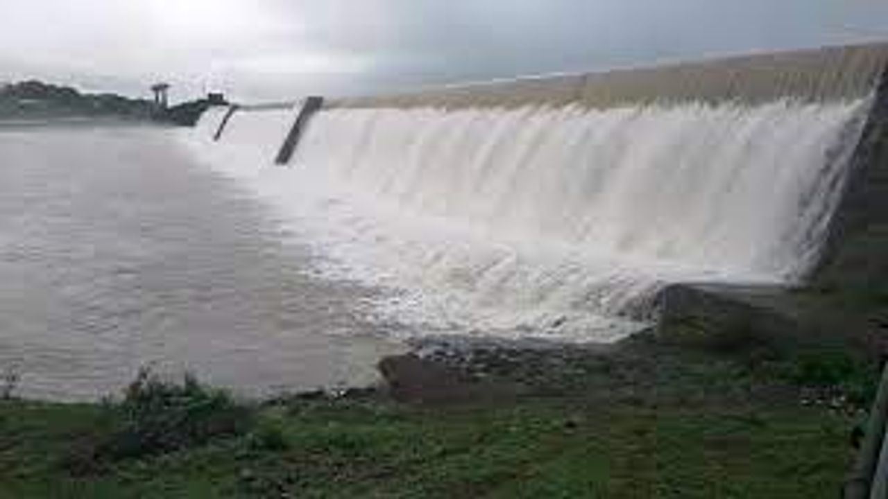 Gujarat : ભારે વરસાદમાં આ ડેમોમાં નવા નીર ઉમેરાયા, સિંચાઇ અને પીવાના પાણીનો પ્રશ્ન હલ થયો