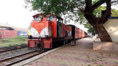 Navsari : બિલીમોરા-વઘઇ નેરોગેજ ટ્રેનનો ફરી પ્રારંભ, સાંસદ સી.આર.પાટીલે ટ્રેનને લીલીઝંડી બતાવી