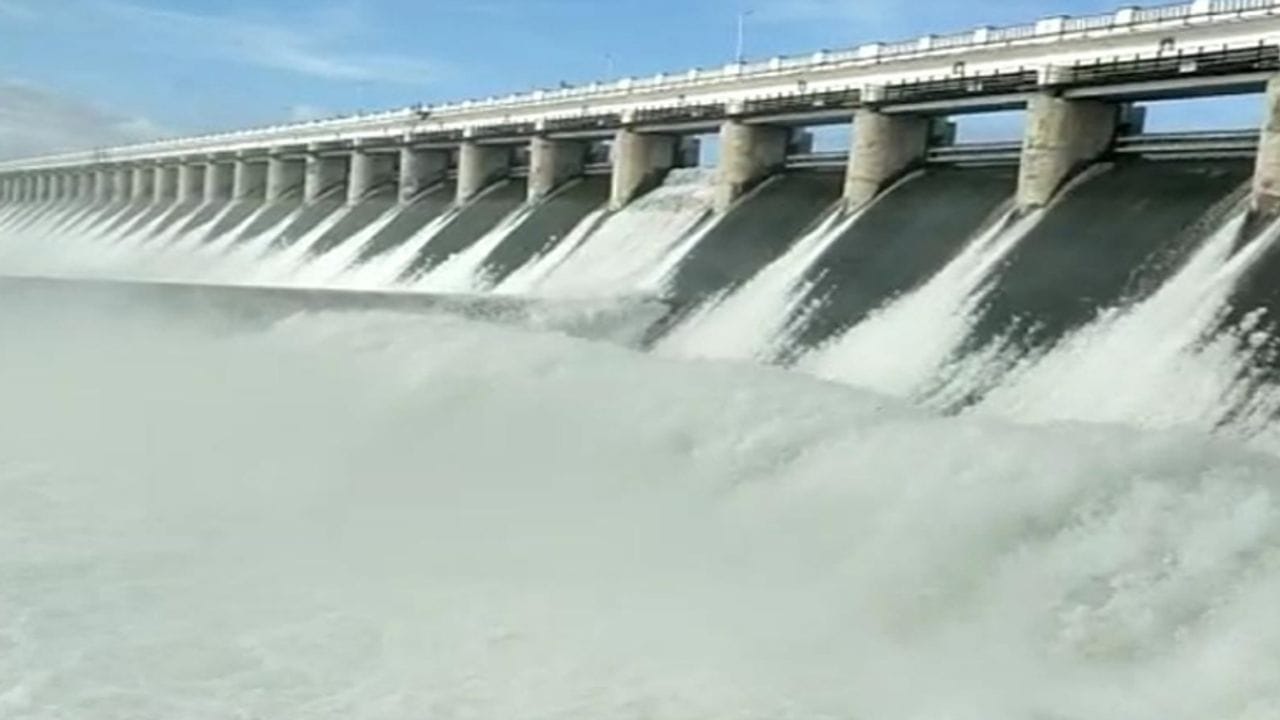 BHAVNAGAR : સૌરાષ્ટ્રનો સૌથી મોટો શેત્રુંજી ડેમ અઠવાડિયામાં છઠ્ઠીવાર ઓવરફલો