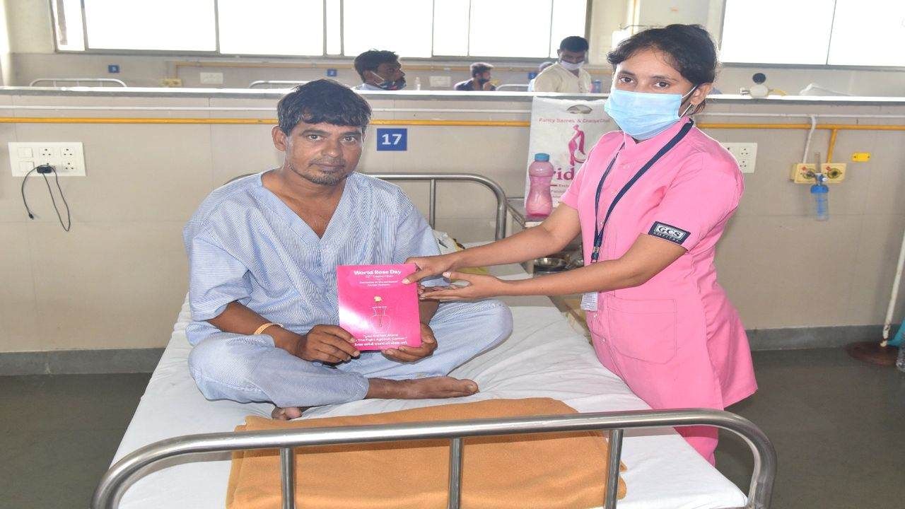Ahmedabad : જીસીએસ હોસ્પિટલ દ્વારા કેન્સરના દર્દીઓ સાથે થઇ World Rose Dayની ઉજવણી