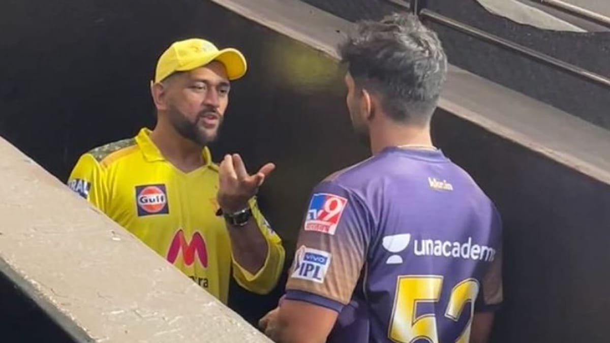 IPL 2021: એમએસ ધોની સામે આવતા જ વેંક્ટેશ ઐય્યરની બોલતી બંધ થઇ ગઇ હતી બંધ, કહ્યુ, ધોનીને રુબરુ જોતા આવો રહ્યો અનુભવ