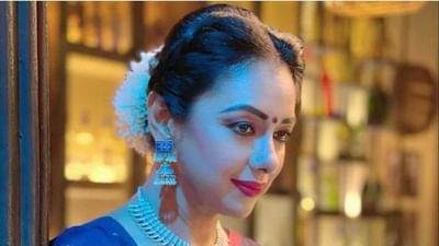 સીરિયલમાં મુખ્ય ભૂમિકા ભજવતી રૂપાલી ગાંગુલી અનુપમા બનવા માટે સૌથી વધુ રકમ લે છે. એક અહેવાલ પ્રમાણે, રૂપાલી ગાંગુલી ઓન-સ્ક્રીન અનુપમા બનવા માટે એક એપિસોડ માટે 60 હજાર રૂપિયા લે છે.