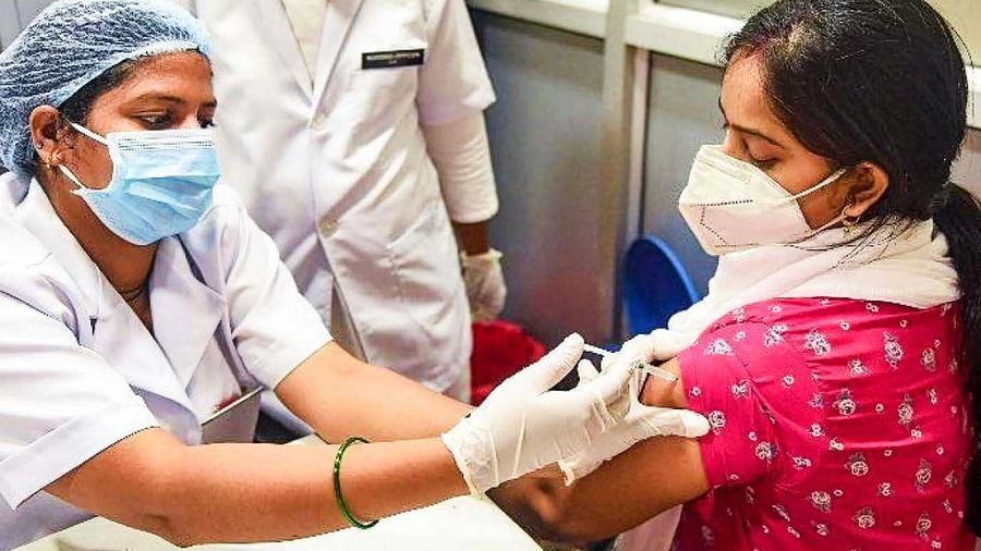 Corona Vaccination: છેલ્લા એક સપ્તાહ દરમિયાન કોરોના રસીકરણમાં થયો ઘટાડો, 16 કરોડ અનયુઝ્ડ ડોઝ હજુ પણ રાજ્યો અને કેન્દ્રશાસિત પ્રદેશો પાસે છે