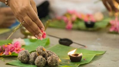 Pitru Paksha 2021: શા માટે શ્રાદ્ધ પક્ષ 16 દિવસ ચાલે છે, જાણો મહાભારત કાળના દાનવીર કર્ણ સાથે જોડાયેલી કથા