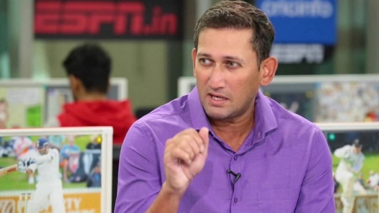 અજિત અગરકર તે ટીમના સૌથી અનુભવી ખેલાડી હતા. તે હાલમાં સ્ટાર સ્પોર્ટ્સ માટે કોમેન્ટ્રી કરી રહ્યો છે.