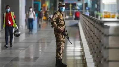 Viral Video: 50 મીટરની ઊંચાઈ પર લિફ્ટમાં ફસાયા 2 મજૂર, CISF જવાને દેવદૂત બની બચાવ્યો જીવ