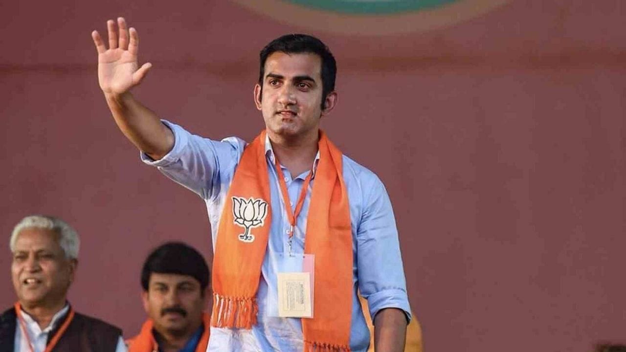 ગૌતમ ગંભીર વગર વર્લ્ડકપ ટીમનો ઉલ્લેખ કરવો અધૂરો છે. તેણે શાનદાર બેટિંગ કરી હતી. તેમનું બેટ ફાઇનલમાં પણ ચમક્યું હતું. આ સમયે તે કોમેન્ટ્રીમાં વ્યસ્ત છે સાથે સાથે રાજકારણમાં હાથ અજમાવી રહ્યો છે.