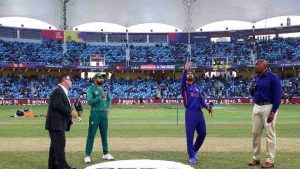 T20 World Cup:Ind vs Pak મેચમાં બોલિવૂડ સ્ટાર્સ, મૌની રોય, ઉર્વશી, પ્રીતિ ઝિન્ટા, અક્ષય કુમારે જમાવ્યો હતો રંગ
