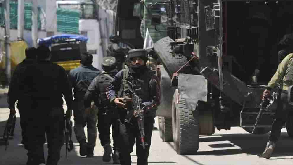 Jammu Kashmir: પૂંછ-રાજૌરીમાં 13મા દિવસે પણ આતંકવાદ વિરોધી ઓપરેશન શરું, 2 શંકાસ્પદને સુરક્ષા દળોએ લીધા કસ્ટડીમાં
