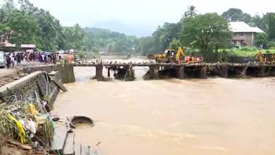 Kerala Rain: ભારે વરસાદથી બેહાલ કેરળ, રાહત શિબિરોની વ્યવસ્થા માટે ગ્રામ અધિકારીઓને મળશે 25 હજાર રૂપિયા