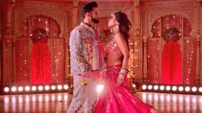 Rajkot: રાહુલ વૈદ્ય અને ભૂમિ ત્રિવેદીના મા મોગલના ગરબાને લઈને ભક્તોમાં રોષ, મામલો પહોંચ્યો પોલીસ સુધી Rajkot: રાહુલ વૈદ્ય અને ભૂમિ ત્રિવેદીના મા મોગલના ગરબાને લઈને ભક્તોમાં રોષ, મામલો પહોંચ્યો પોલીસ સુધી