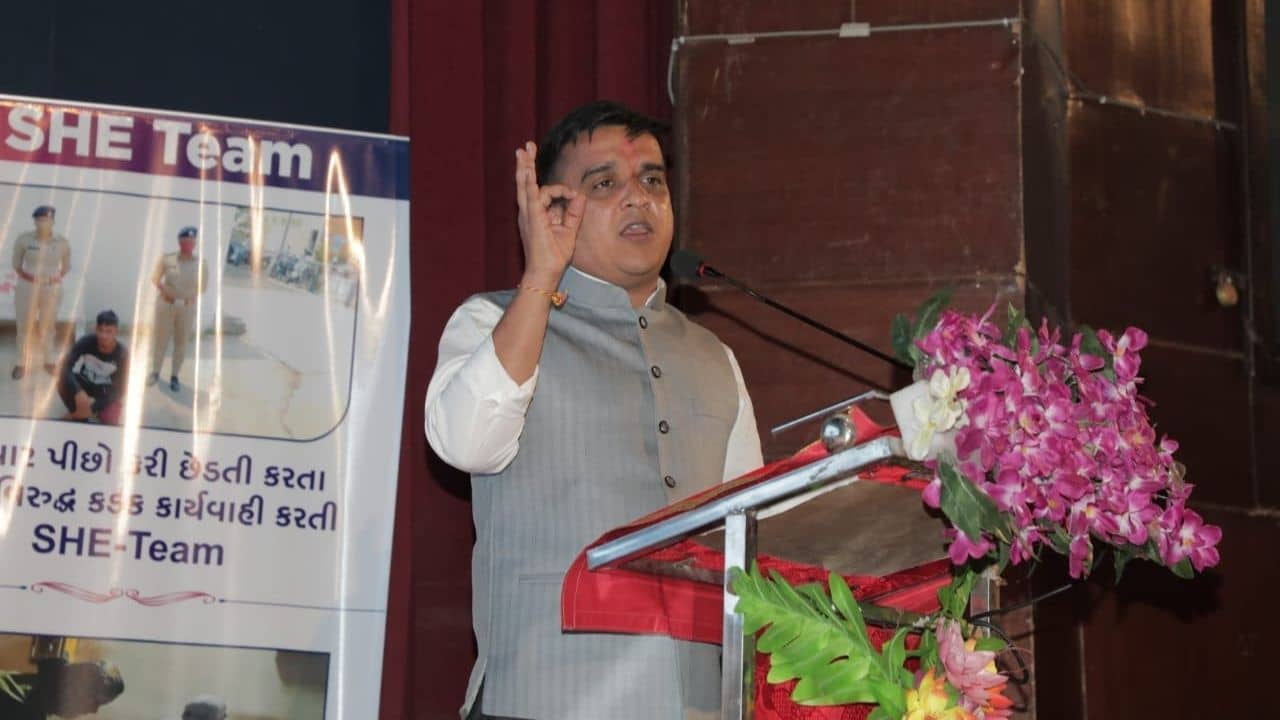 ગુજરાત પોલીસમાં 28 હજાર ભરતી! ગૃહ રાજ્યપ્રધાને કહ્યું, ‘પારદર્શક હશે ભરતી, ખોટી વાતોથી ન ભરમાય યુવાનો’