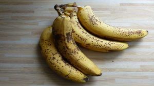 Health : વધારે પડતા પાકેલા કેળા સ્વાસ્થ્ય માટે નુકશાનકારક, જાણો કેવા કેળા ખાવા ફાયદાકારક ?