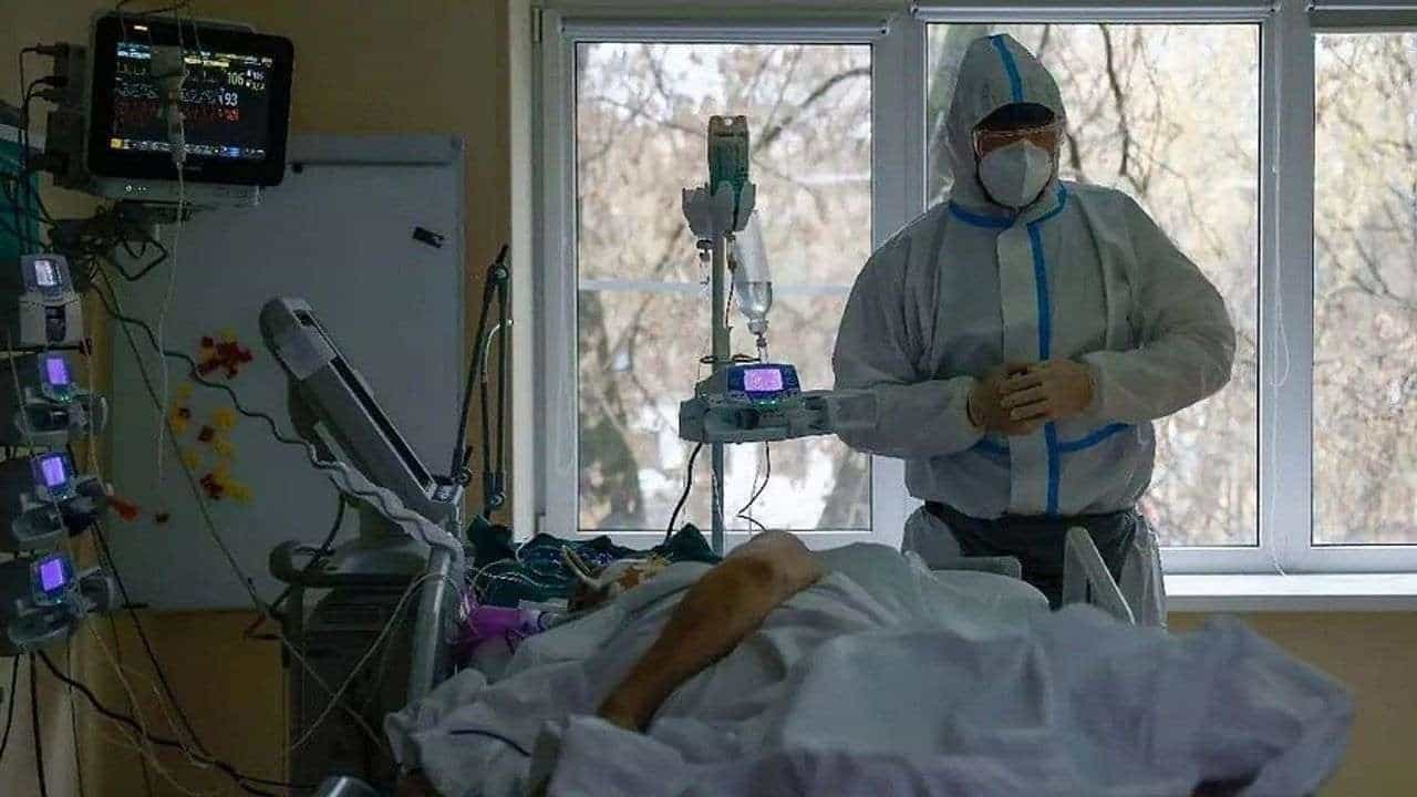 Covid In Russia: રશિયામાં કોરોનાથી એક દિવસમાં રેકોર્ડબ્રેક 1,159 લોકોના મોત, મોસ્કોમાં બિન-જરૂરી સેવાઓ બંધ