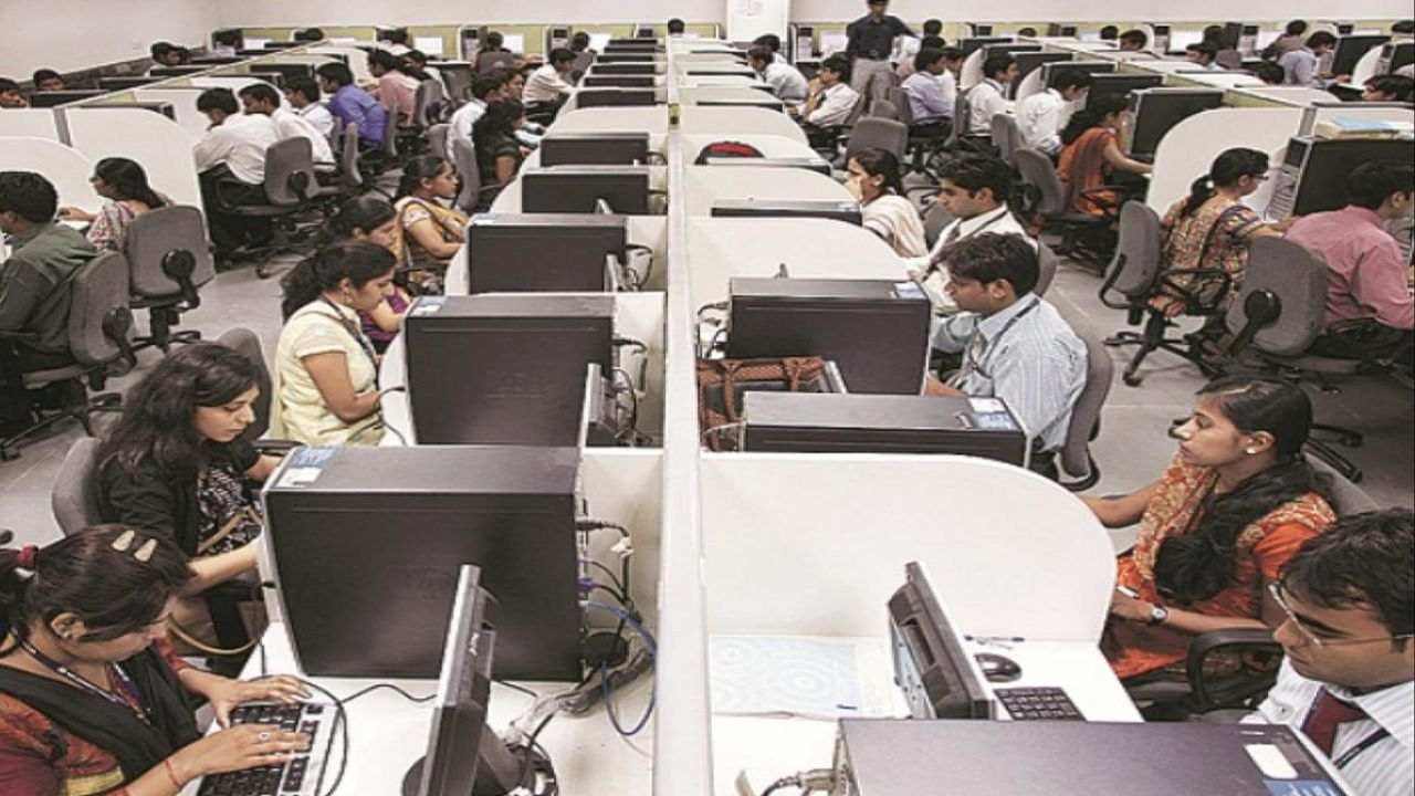 TCS Hiring : દેશની સૌથી મોટી IT કંપનીમાં નોકરી મેળવવાની ઉજ્જવળ તક, કંપની 6 મહિનામાં 35 હજાર લોકોની ભરતી કરશે