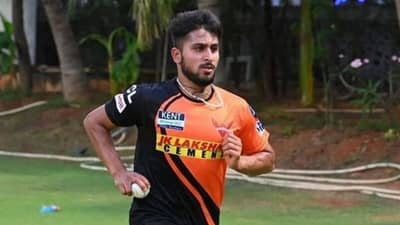 T20 World Cup: ટીમ ઇન્ડીયા સાથે જોડવામાં આવ્યો ઝડપી બોલર ઉમરાન મલિક, IPL 2021 માં સૌથી ઝડપી બોલનો નોંધાવ્યો છે રેકોર્ડ