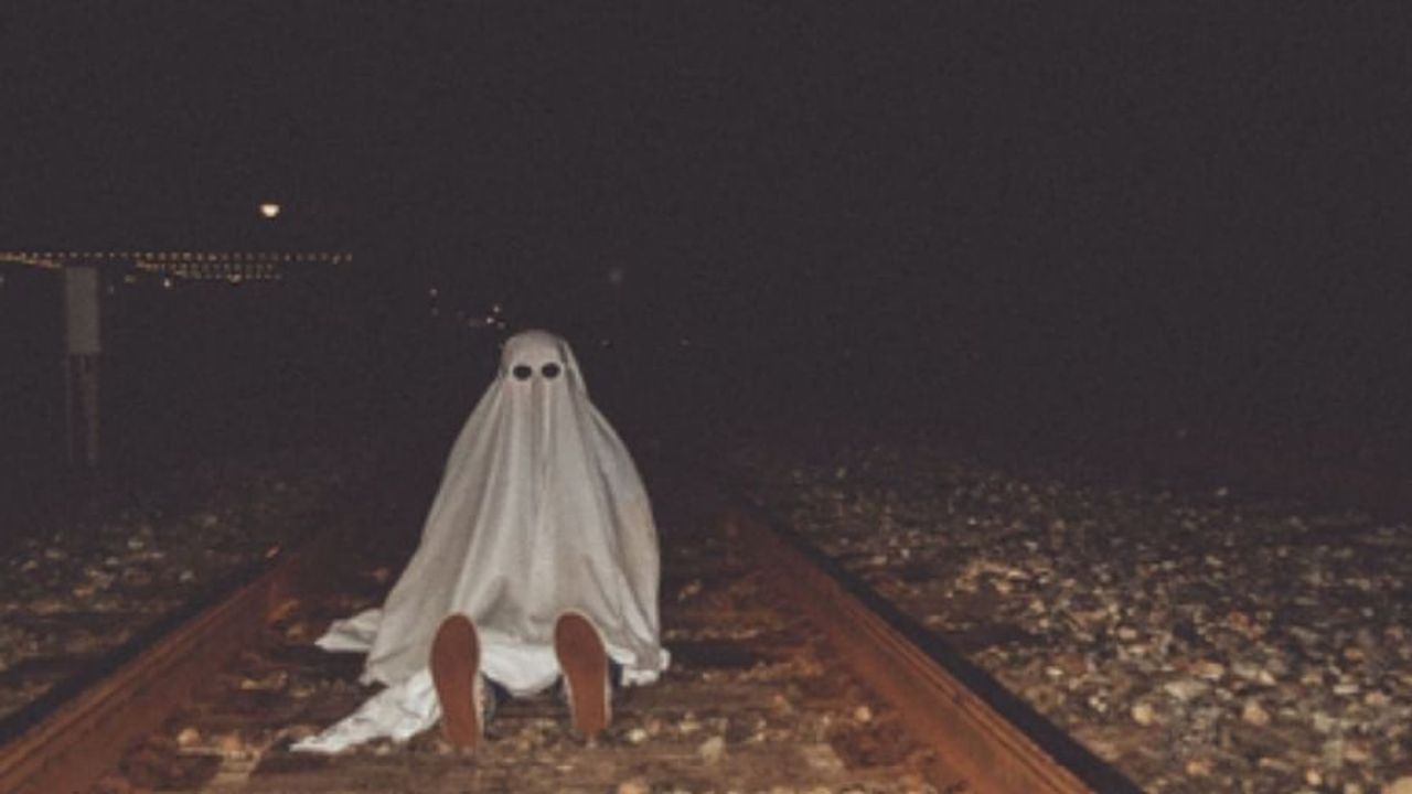 સોશિયલ મીડિયા પર ફરીથી ટ્રેન્ડ થઈ રહ્યુ છે #ghostphotochallenge, તસવીરો જોઈને તમે પણ ડરી જશો