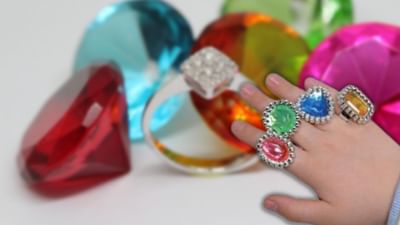 Astrology: ભૂલથી પણ એક સાથે ન પહેરો આ રત્નો , જીવનમાં થઈ શકે છે મોટી ઊથલ પાથલ