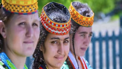પાકિસ્તાનની એ મહિલાઓ કે જેને અન્ય પુરુષ પસંદ આવતા પોતાના લગ્ન તોડી દે છે, જાણો આ ખાસ જાતિ વિશે