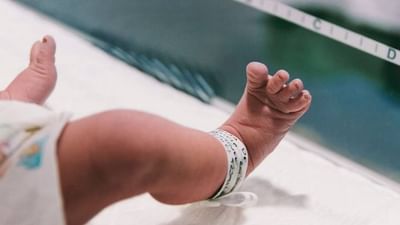 OMG ! આ મહિલાએ પેનની સાઇઝ જેટલી બાળકીને આપ્યો જન્મ, 13 મહિના સુધી રાખવામાં આવી ICU માં