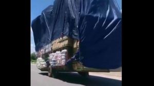 Video : બાઈક કે ટ્રક !  આ વ્યક્તિએ દેશી જુગાડથી બાઈકને ફેરવી નાખી ટ્રકમાં, આ જુગાડ જોઈને તમે મોઢામાં આંગળા નાખી જશો