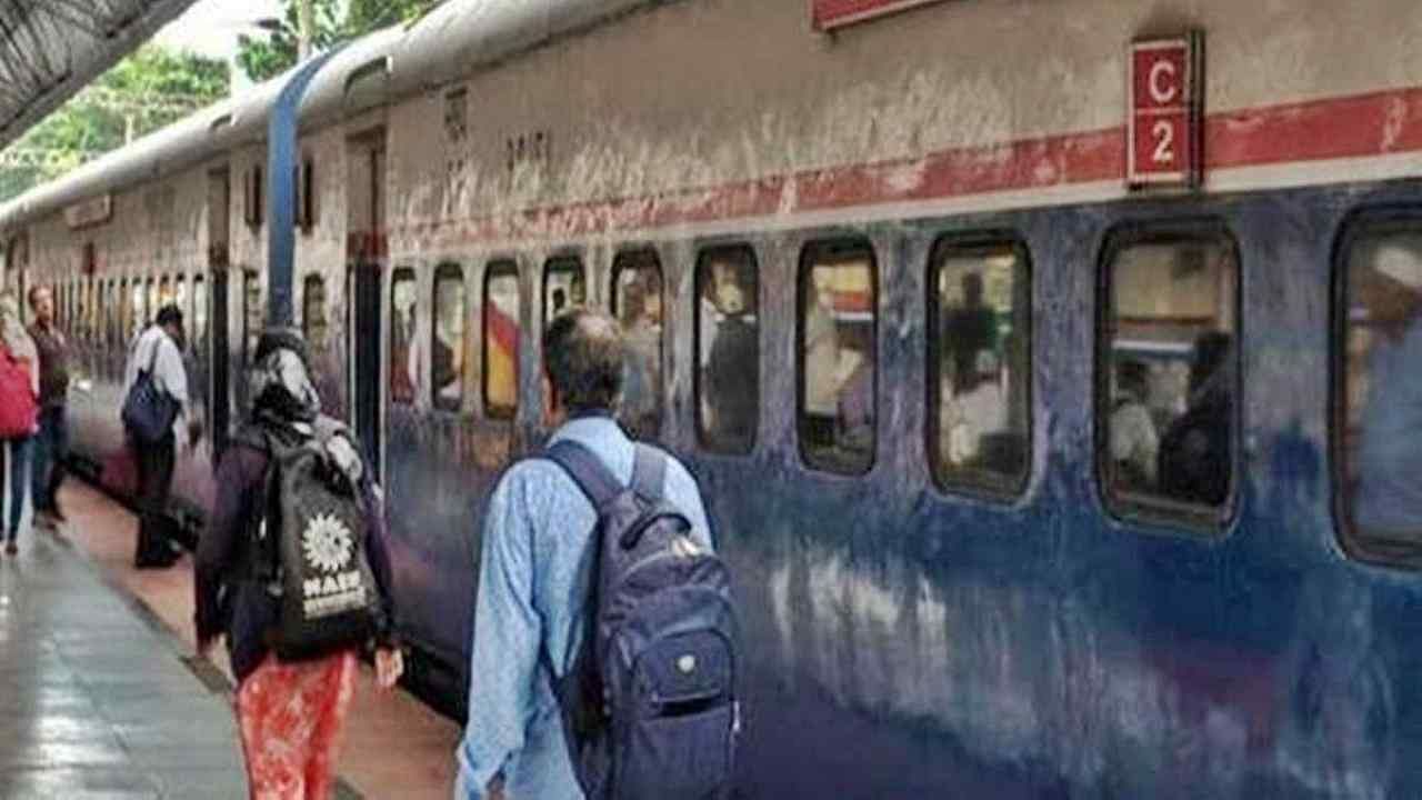 Indian Railway: 'યાત્રી કૃપા કરી ધ્યાન આપે, યાત્રા દરમ્યાન જાણી લો લગેજને લાગતી ખાસ વાત' લગેજને લઈને રેલ મંત્રાલયે આપી સલાહ, આ રીતે લો લાભ