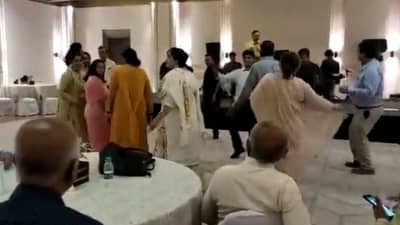 Shocking Video: પાર્ટીમાં ડાન્સ કરતા-કરતા આ ડોક્ટર ઢળી પડ્યા, હાર્ટએટેક આવવાથી ક્ષણવારમાં થયુ મોત