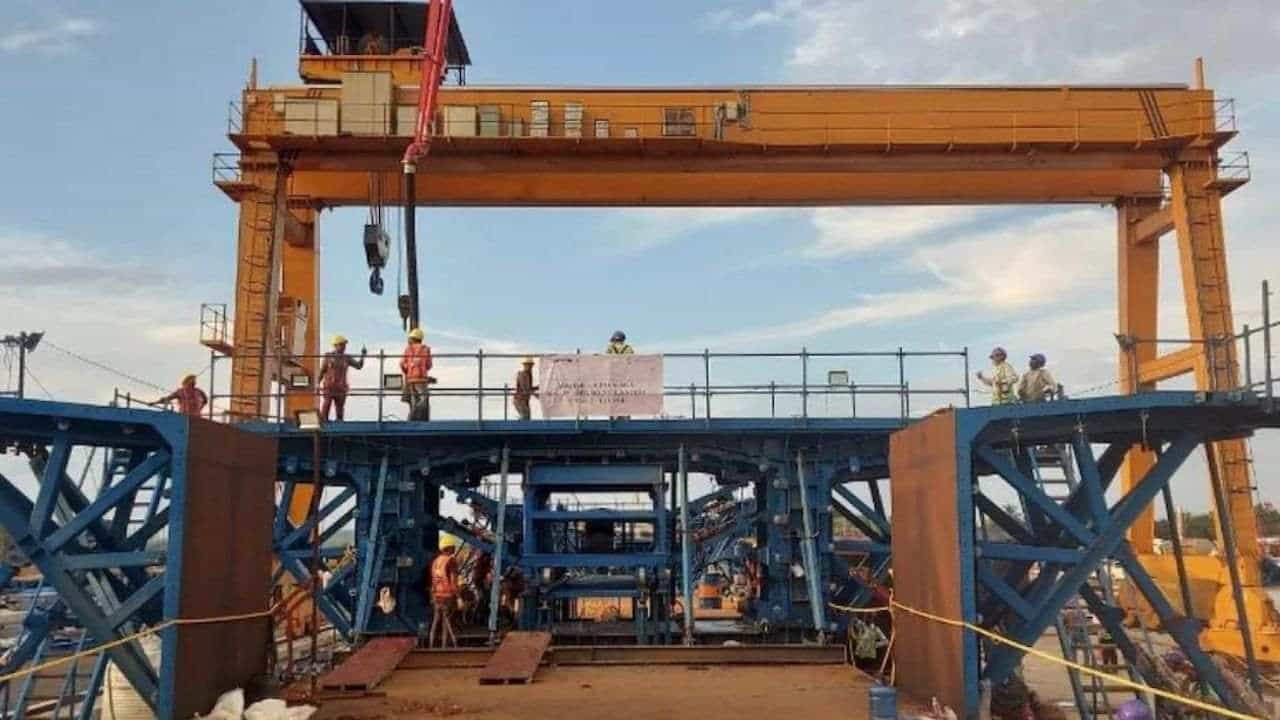 અમદાવાદ- મુંબઇ બુલેટ ટ્રેનનું કામ પુરજોશમાં, તૈયાર કરવામાં આવ્યો પ્રથમ સેગમેન્ટ