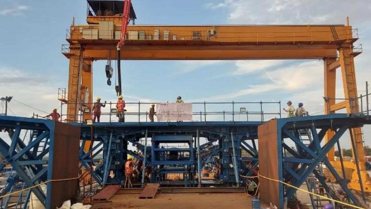 અમદાવાદ- મુંબઇ બુલેટ ટ્રેનનું કામ પુરજોશમાં, તૈયાર કરવામાં આવ્યો પ્રથમ સેગમેન્ટ