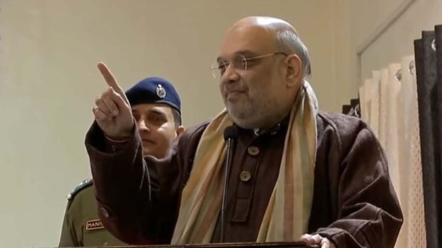 પુલવામા: 'અમે આતંકવાદ સહન કરી શકતા નથી, મોદી સરકારની ઝીરો ટોલરન્સ નીતિ છે', ગૃહમંત્રી અમિત શાહે CRPF કેમ્પમાં જવાનોને કહ્યું