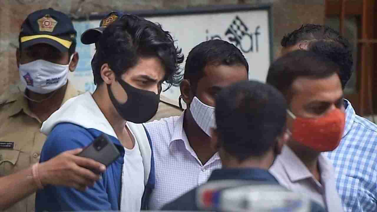 Aryan Khan Release: આર્યન ખાન જેલની બહાર આવતા ફેન્સ થયા ખુશખુશાલ, મન્નતની બહાર ચુસ્ત બંદોબસ્ત