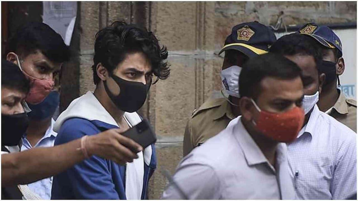 Aryan Khan Bail: જામીન મળી ગયા હોવા છતા આજની રાત જેલમાં જ વિતાવવી પડશે ! અધિકારીએ આપ્યું આ કારણ Aryan Khan Bail: જામીન મળી ગયા હોવા છતા આજની રાત જેલમાં જ વિતાવવી પડશે ! અધિકારીએ આપ્યું આ કારણ