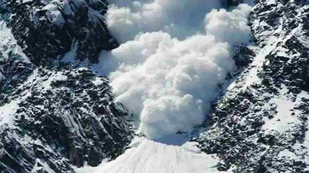 ત્રિશુલ પર્વત સર કરવા ગયેલી ભારતીય નૌકાદળની ટીમ હિમપ્રપાતની ચપેટમાં આવી, 5 પર્વતારોહક લાપતા, રેસ્ક્યુ ટીમ રવાના