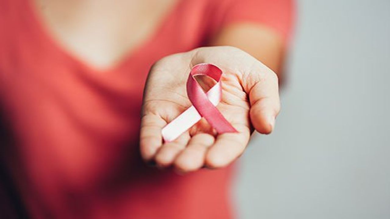 Women Health : આ લક્ષણો સ્તન કેન્સરના હોય શકે છે, જાણીને તુરંત કરાવો ઈલાજ