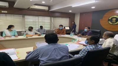 Surat : કાયમી વસવાટ કરતા સૌરાષ્ટ્રવાસીઓને સ્થાનિક મતદારયાદીમાં નામ ઉમેરવા સમજાવવામાં આવશે : કલેકટર