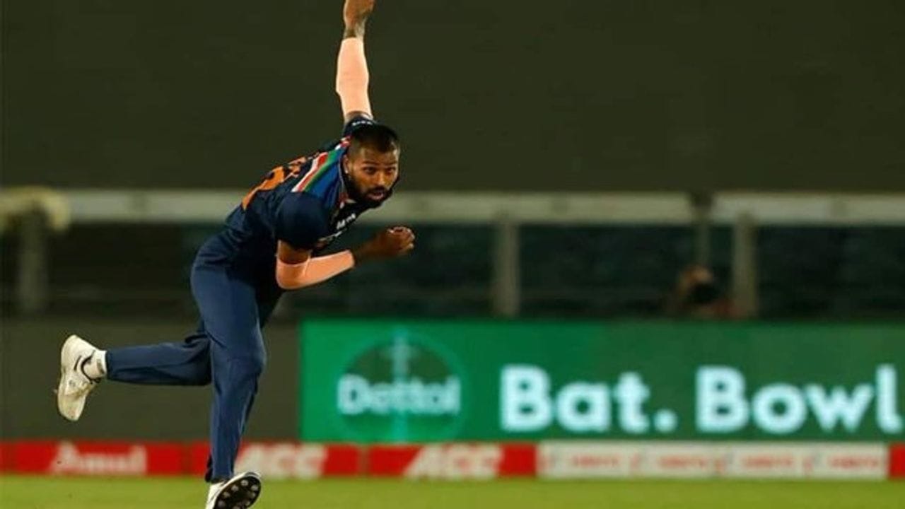 T20 World Cup 2021: હાર્દિક પંડ્યાના બોલીંગ કરવાને થઇ રહેલા સવાલો પર રોહિત શર્માનો જવાબ, કહ્યુ કઇ મેચમાં બોલીંગ કરશે?