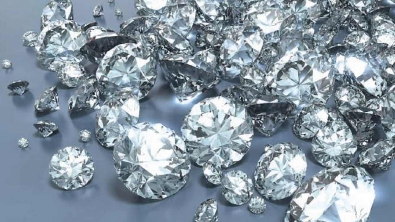 Surat : હીરાઉધોગની ચમક પછી ફરતા હવે દિવાળી વેકેશન 21ને બદલે 11 દિવસનું કરવા પર વિચાર